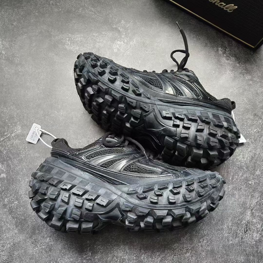 Balenciaga Balenciaga Black Lowtop Sneakers 41 Men Size US 8.5 / EU 41-42 - 9 Thumbnail