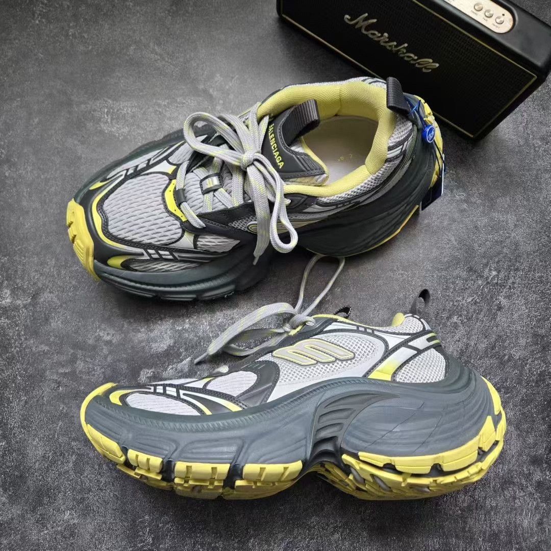 Balenciaga Balenciaga Yellow Lowtop Sneakers XL Men Size US 10 / EU 43 - 4 Thumbnail