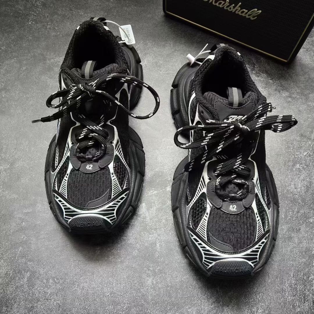 Balenciaga Balenciaga Silver Lowtop Sneakers XXXL Men Size US 10 / EU 43 - 2 Thumbnail