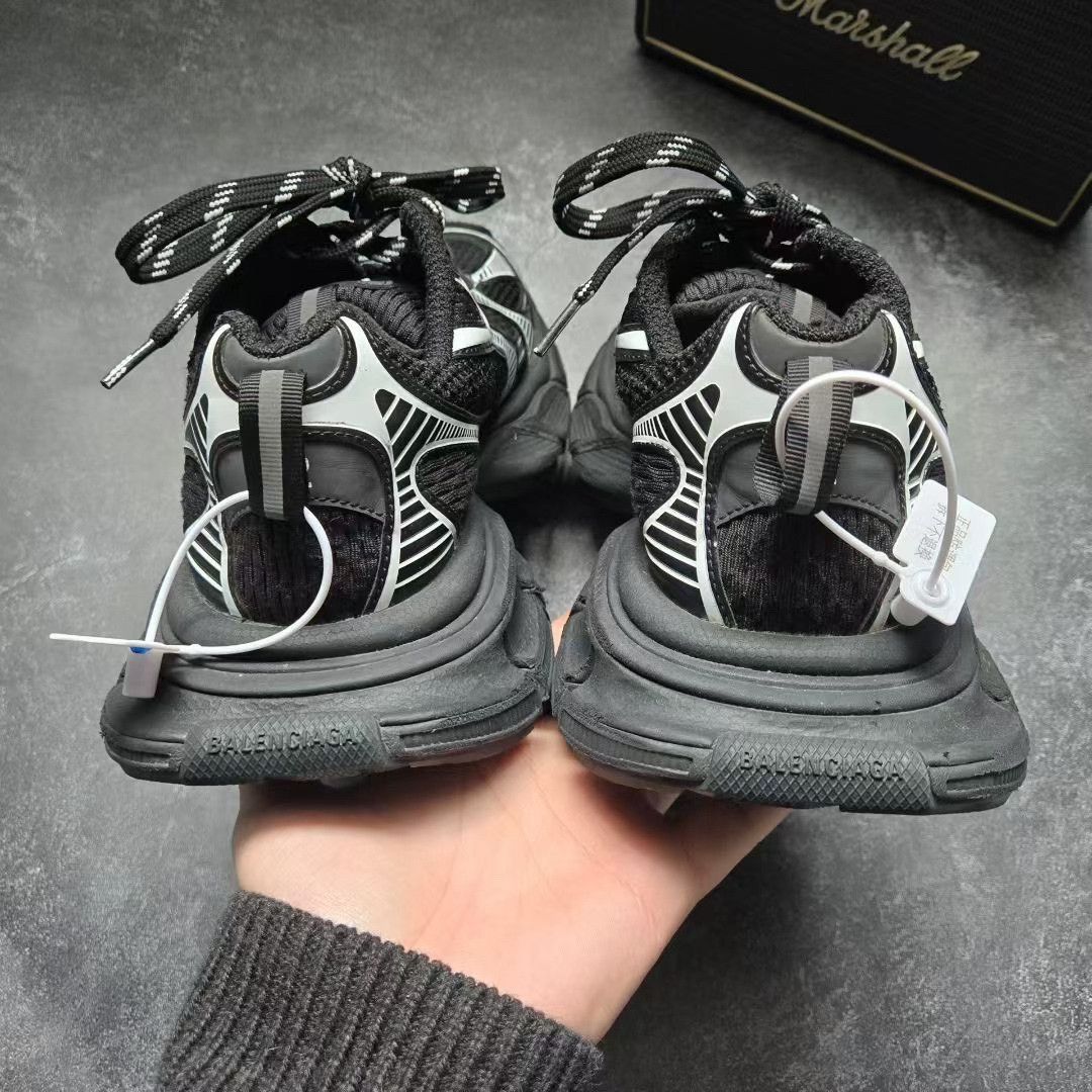 Balenciaga Balenciaga Silver Lowtop Sneakers XXXL Men Size US 10 / EU 43 - 3 Thumbnail