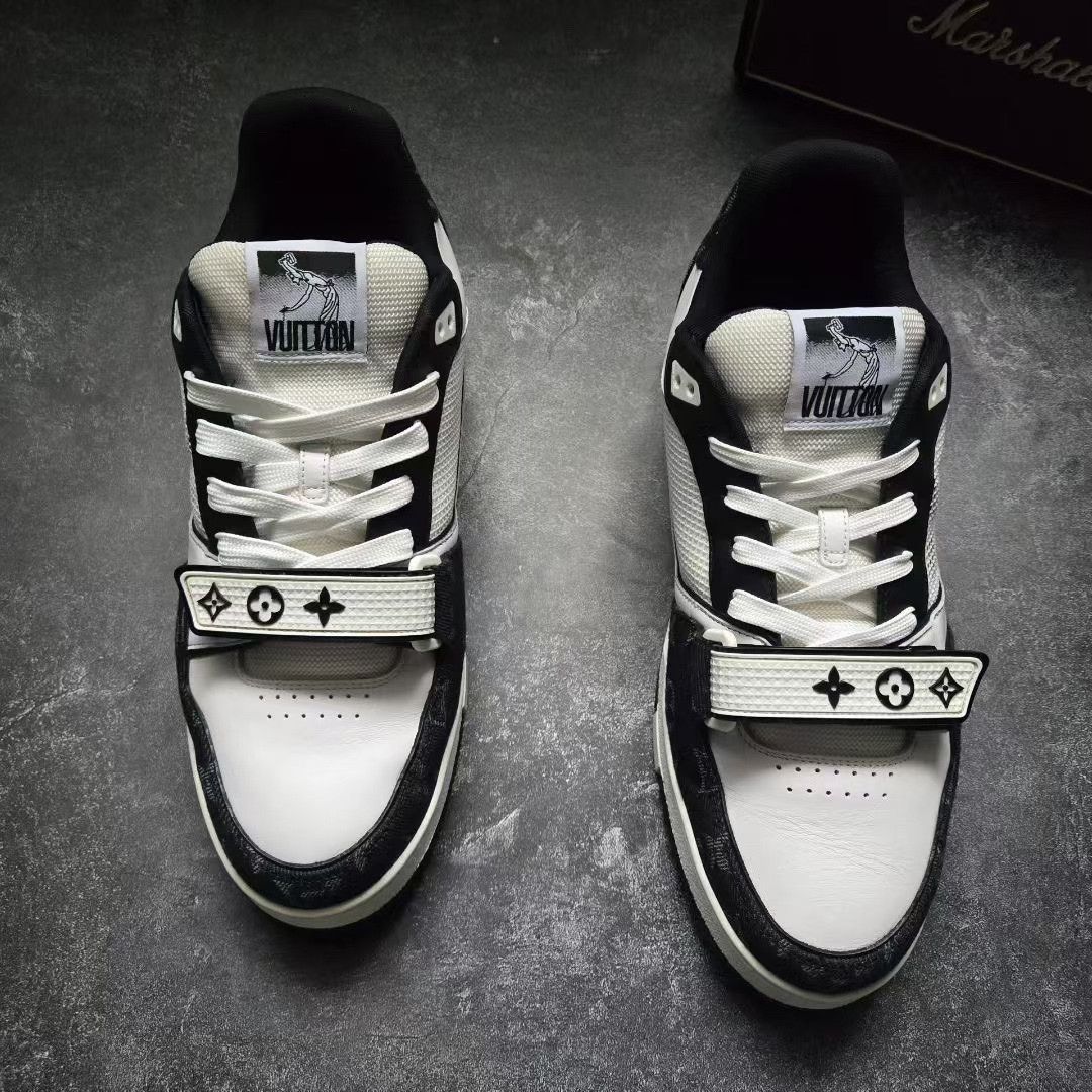 Louis Vuitton Louis Vuitton Training Black Lowtop Sneakers 10 Men Size US 10 / EU 43 - 2 Thumbnail