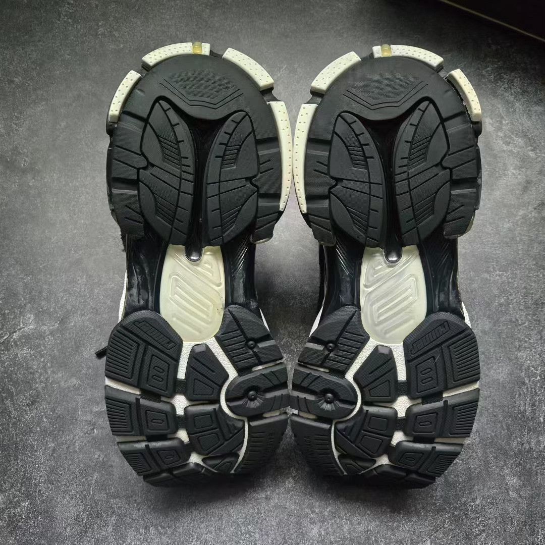 Balenciaga Balenciaga Running Black Lowtop Sneakers 39 Men Size US 6.5 / EU 39-40 - 7 Thumbnail