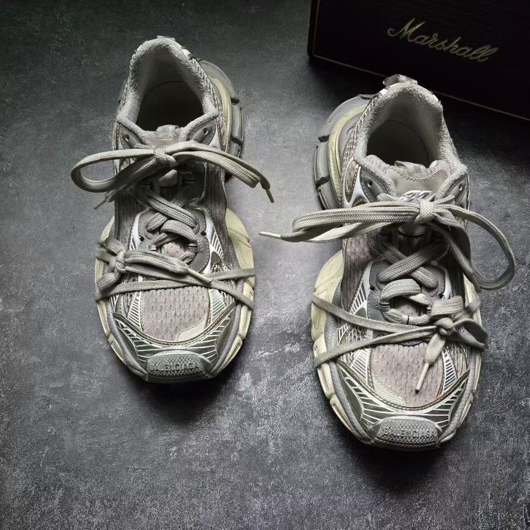 Balenciaga Balenciaga Beige Lowtop Sneakers XXXL Men Size US 10 / EU 43 - 2 Thumbnail