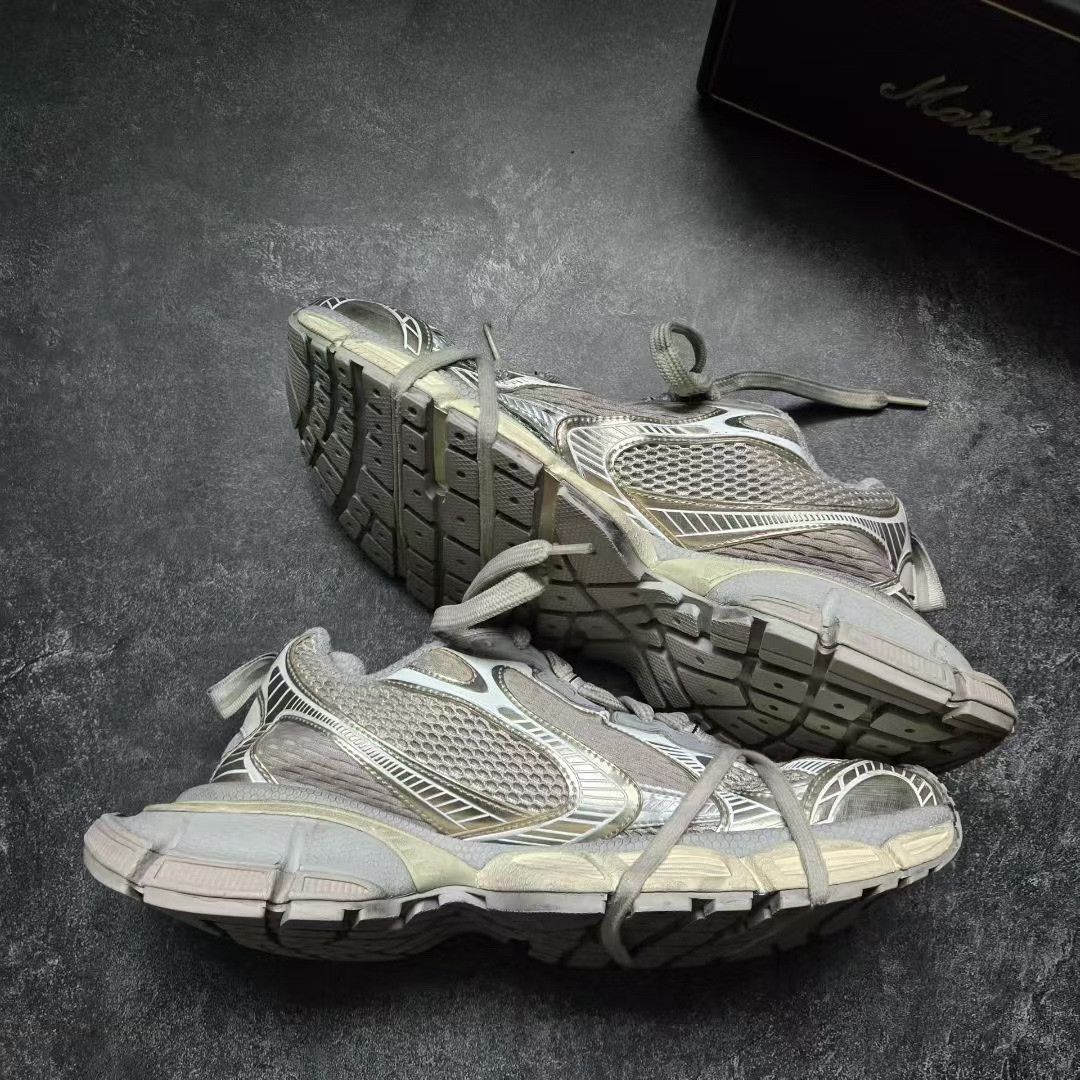 Balenciaga Balenciaga Beige Lowtop Sneakers XXXL Men Size US 10 / EU 43 - 9 Thumbnail