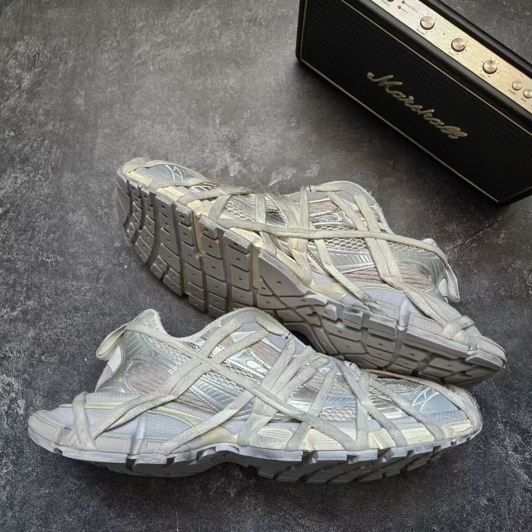 Balenciaga Balenciaga Beige Lowtop Sneakers XXXL Men Size US 10 / EU 43 - 9 Thumbnail