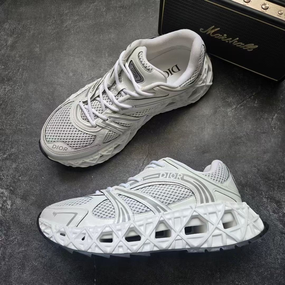 Balenciaga Balenciaga White Lowtop Sneakers 35 Men Size US 5 / EU 37 - 4 Thumbnail