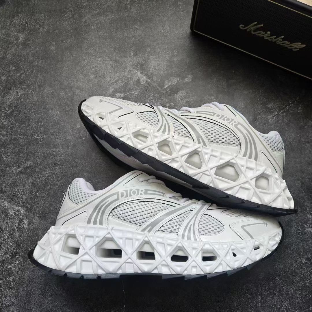 Balenciaga Balenciaga White Lowtop Sneakers 35 Men Size US 5 / EU 37 - 8 Thumbnail