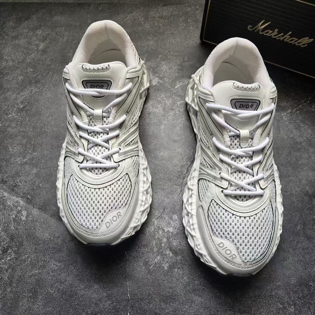 Balenciaga Balenciaga White Lowtop Sneakers 35 Men Size US 5 / EU 37 - 2 Thumbnail