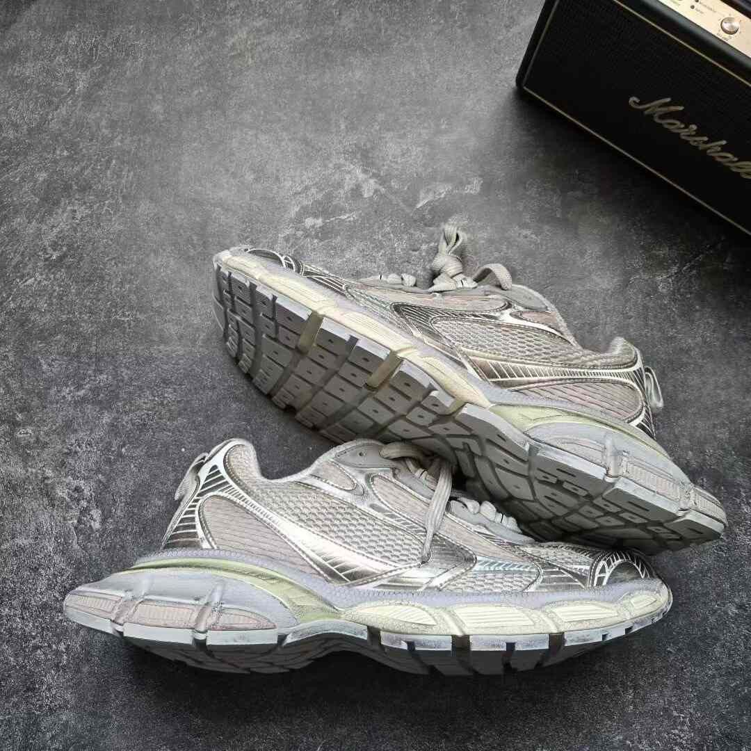 Balenciaga Balenciaga Beige Lowtop Sneakers XXXL Men Size US 10 / EU 43 - 8 Thumbnail