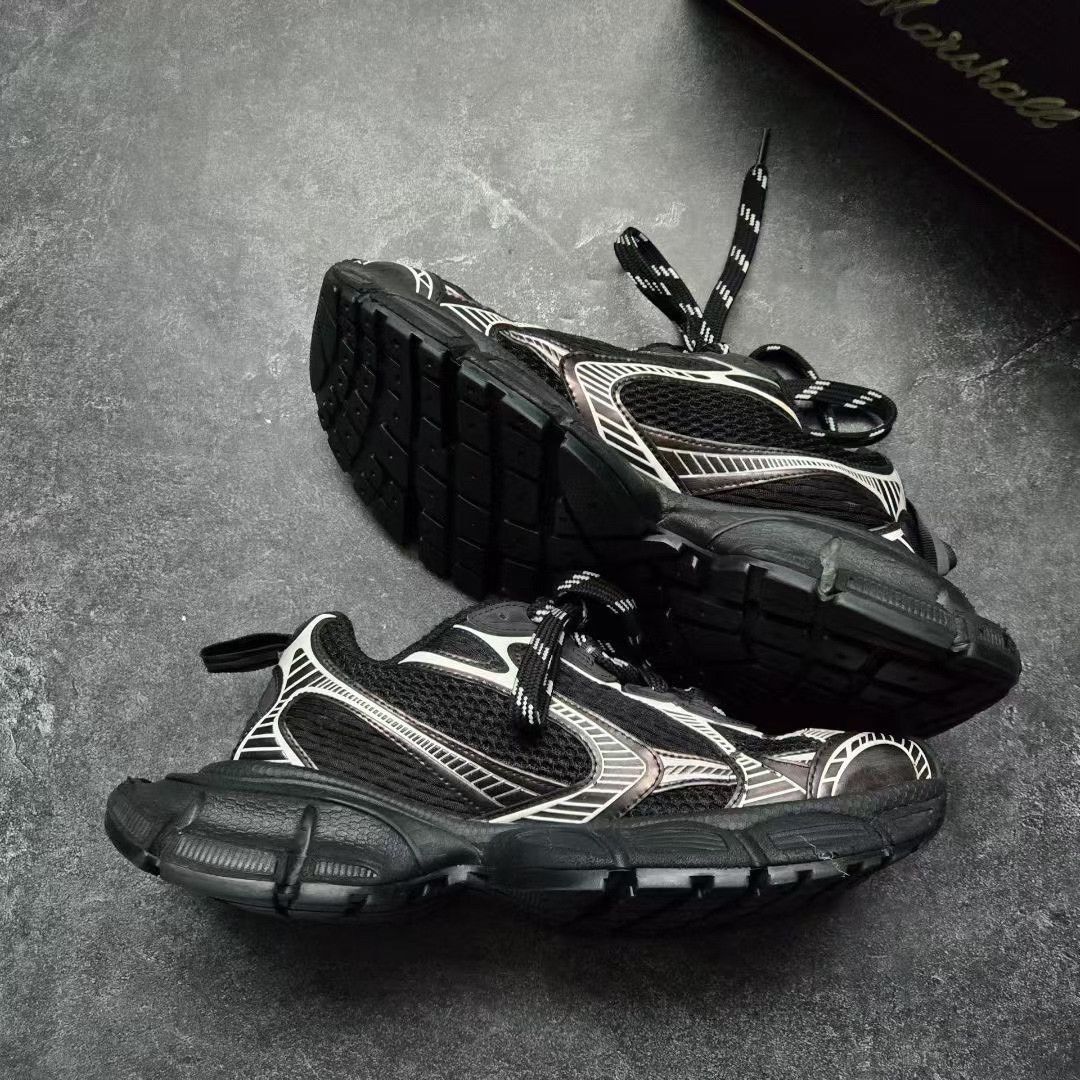 Balenciaga Balenciaga Silver Lowtop Sneakers XXXL Men Size US 10 / EU 43 - 8 Thumbnail