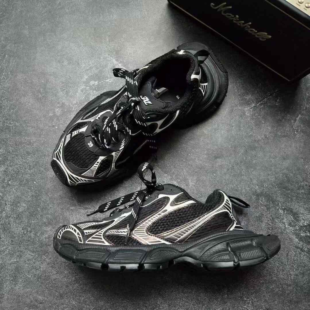 Balenciaga Balenciaga Silver Lowtop Sneakers XXXL Men Size US 10 / EU 43 - 3 Thumbnail