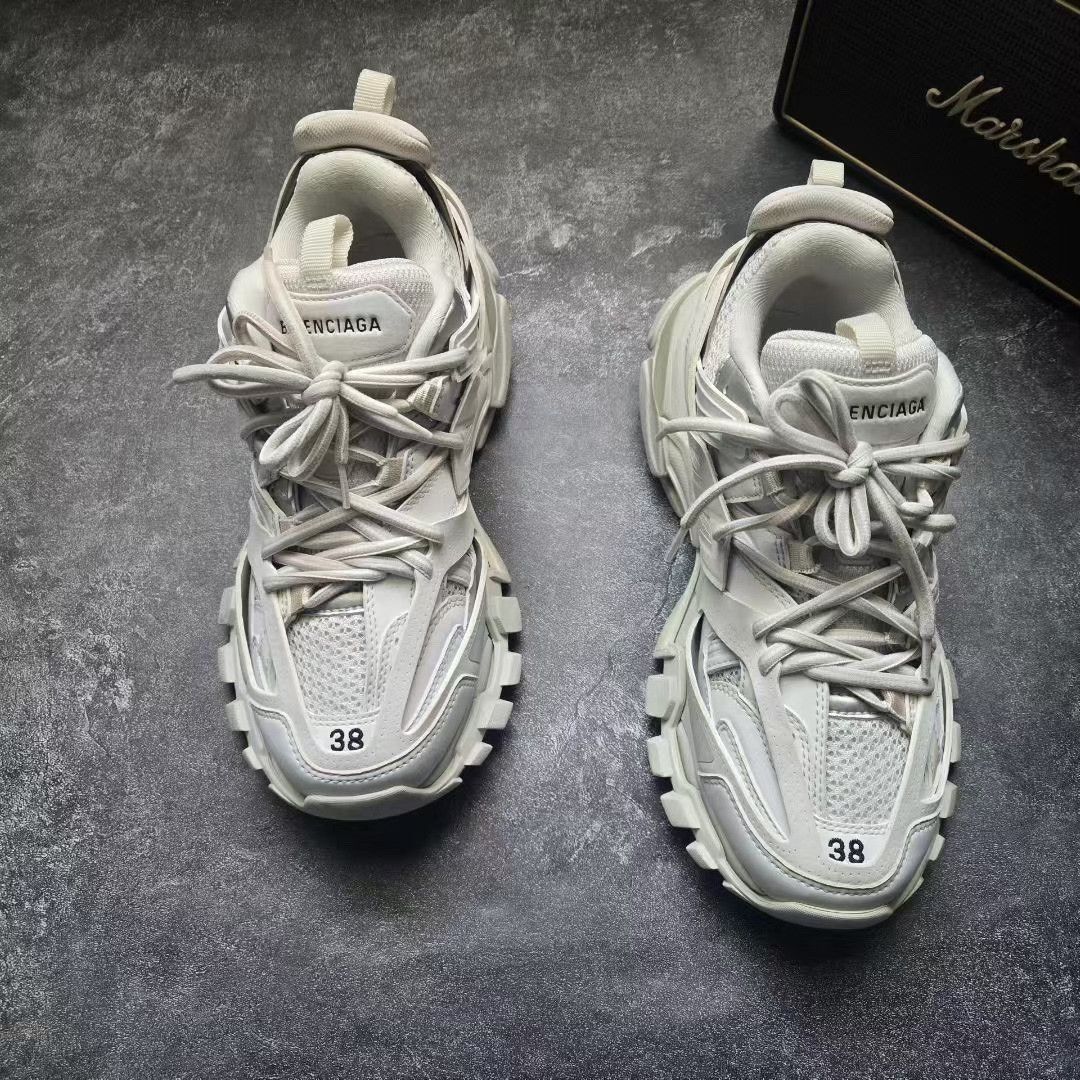 Balenciaga Balenciaga White Lowtop Sneakers 38 Women Size US 7.5 / IT 37.5 - 2 Thumbnail