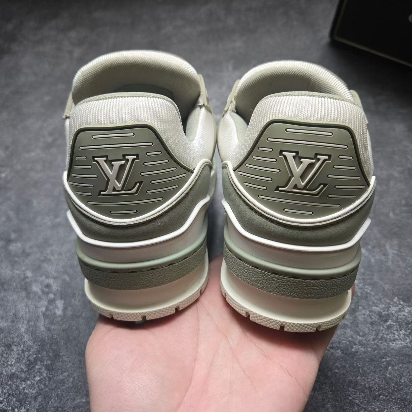 Louis Vuitton Louis Vuitton Training Green Lowtop Sneakers 37 Women Size US 6.5 / IT 36.5 - 3 Thumbnail