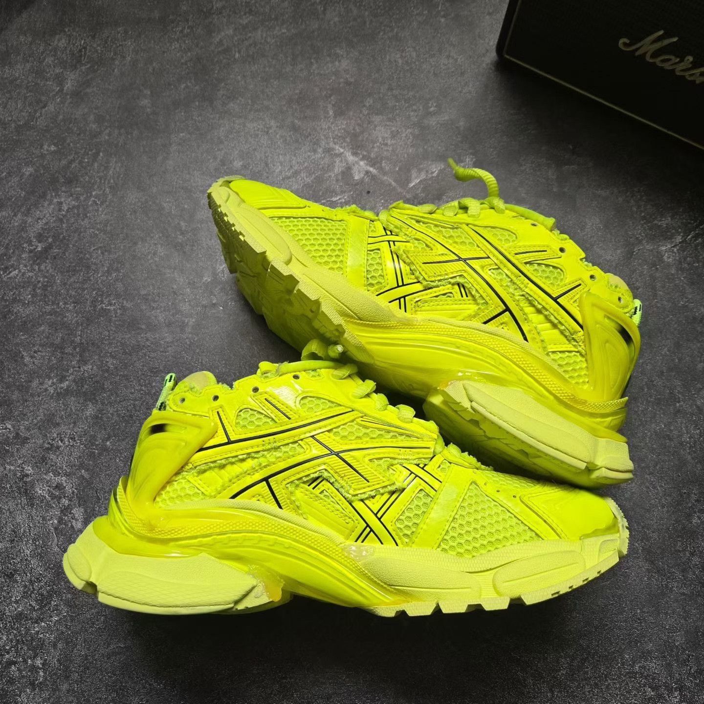 Balenciaga Balenciaga Running Yellow Lowtop Sneakers 38 Women Size US 7.5 / IT 37.5 - 9 Thumbnail