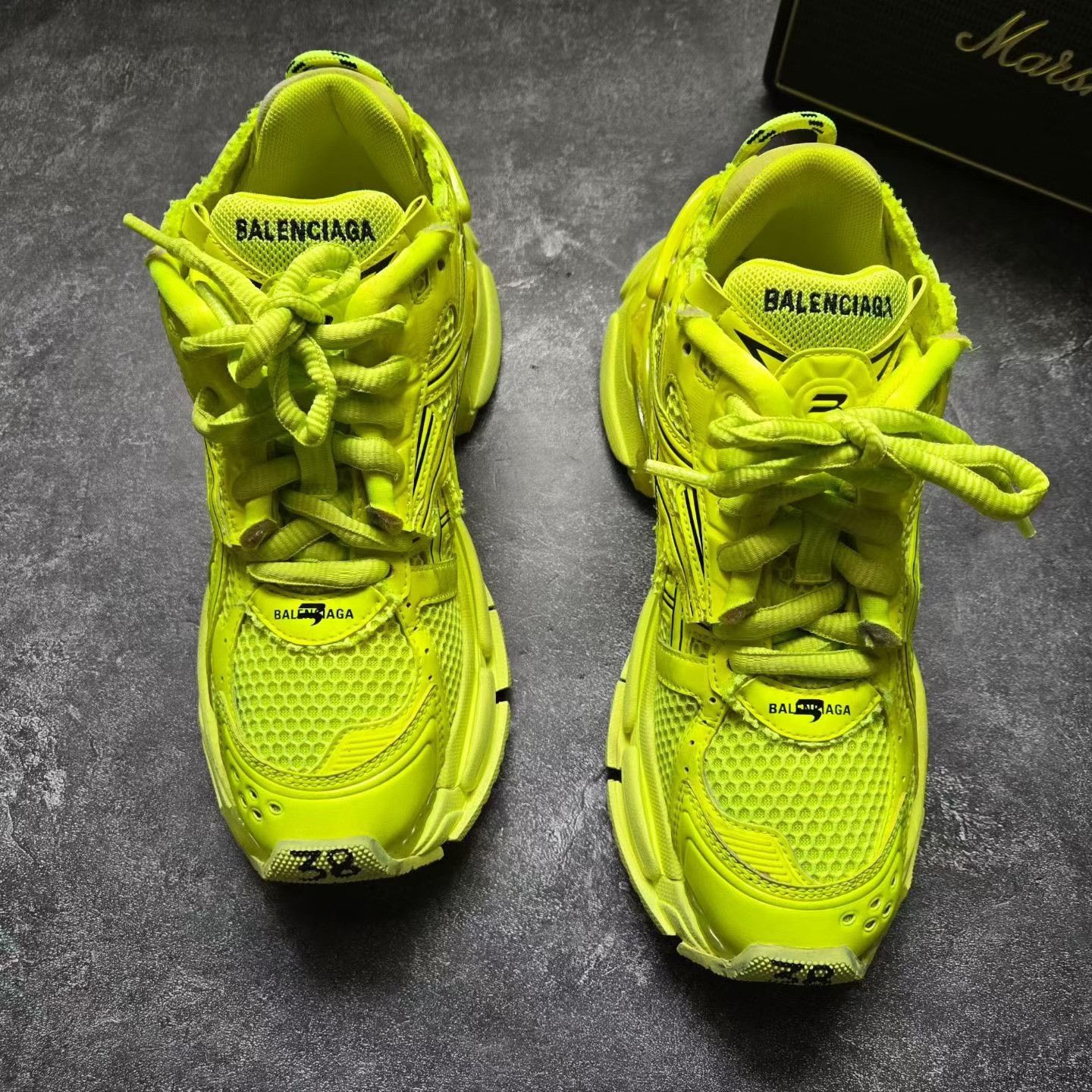 Balenciaga Balenciaga Running Yellow Lowtop Sneakers 38 Women Size US 7.5 / IT 37.5 - 2 Thumbnail