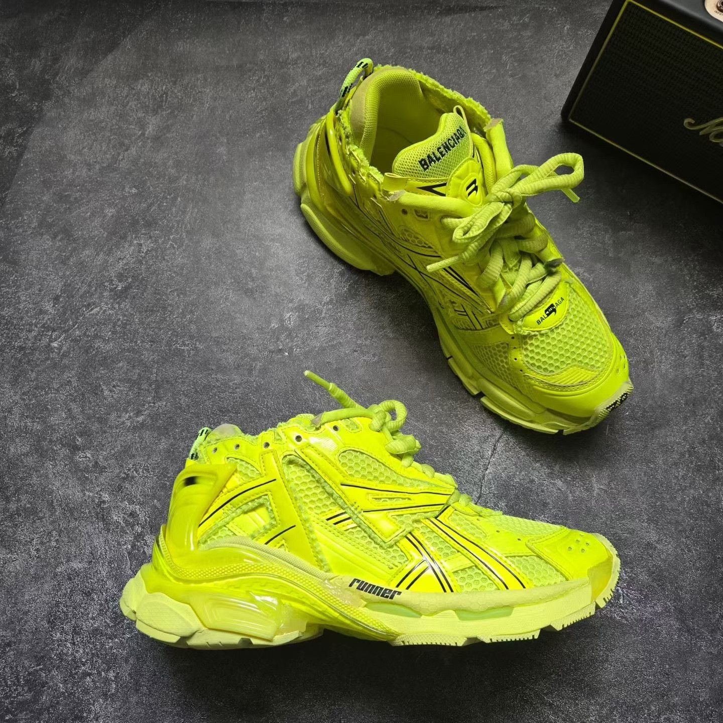 Balenciaga Balenciaga Running Yellow Lowtop Sneakers 38 Women Size US 7.5 / IT 37.5 - 6 Thumbnail