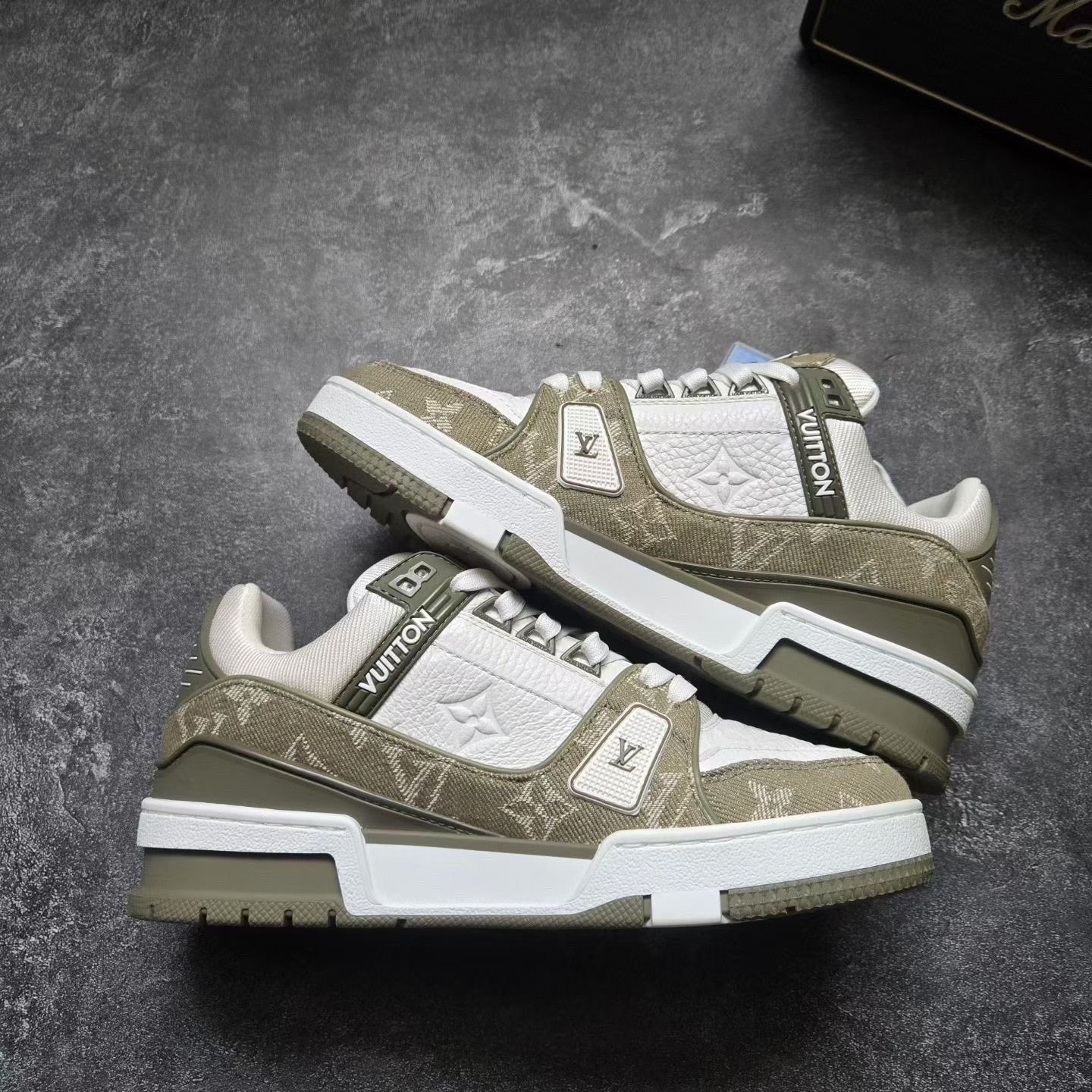 Louis Vuitton Louis Vuitton Training Green Lowtop Sneakers 36 Women Size US 6 / IT 36 - 9 Thumbnail