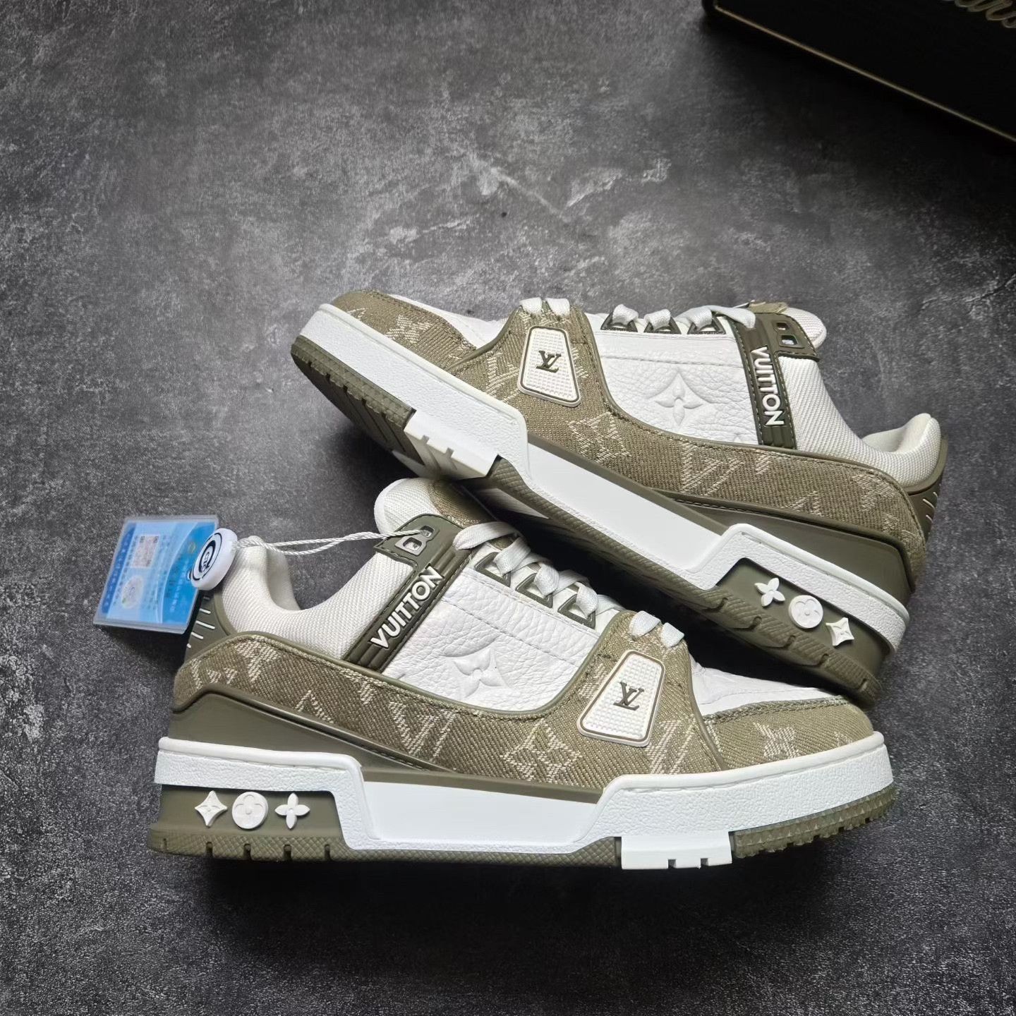 Louis Vuitton Louis Vuitton Training Green Lowtop Sneakers 36 Women Size US 6 / IT 36 - 8 Thumbnail