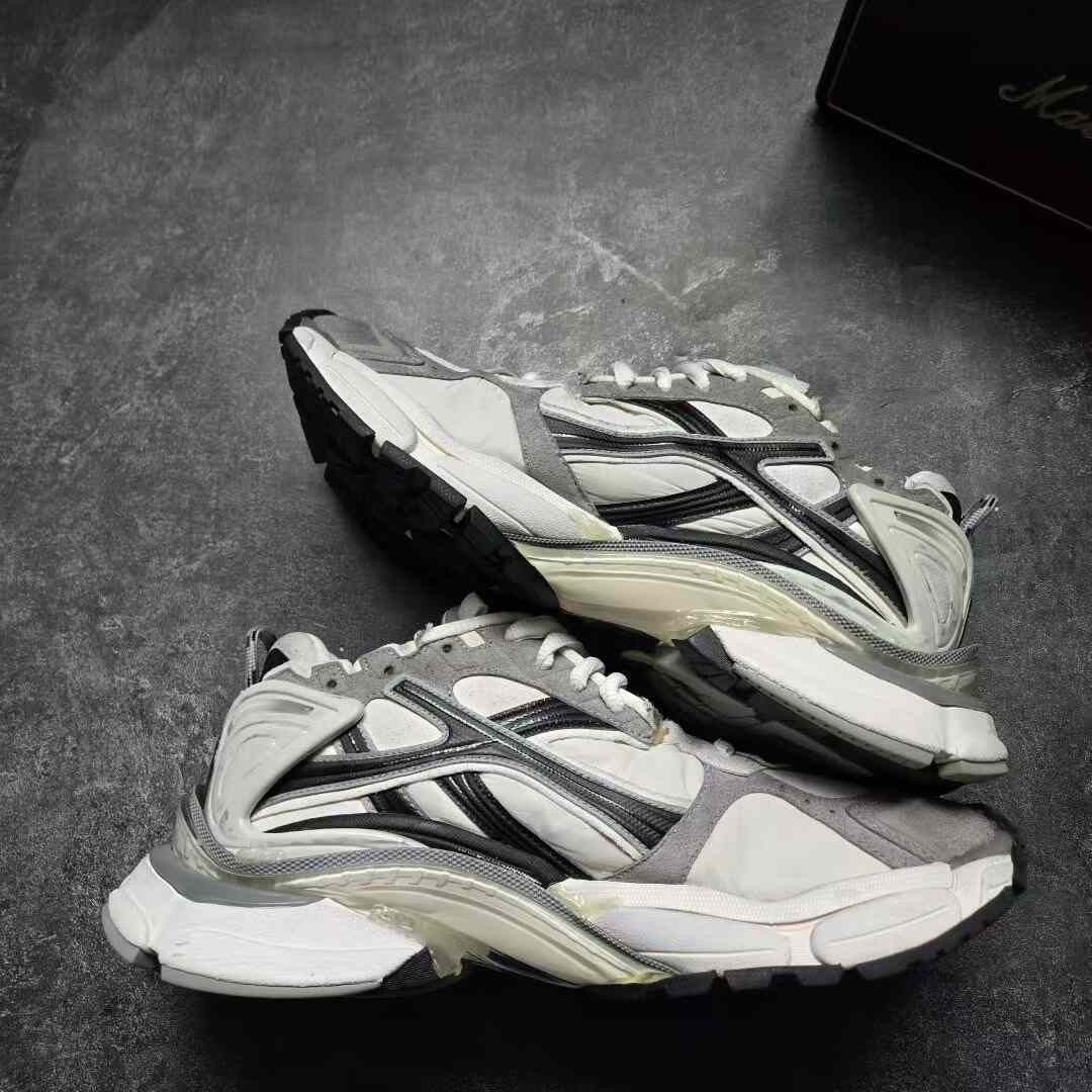 Balenciaga Balenciaga Running Black Lowtop Sneakers 44 Men Size US 10.5 / EU 43-44 - 9 Thumbnail
