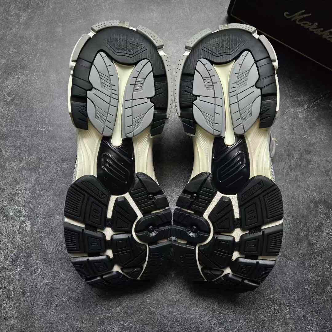 Balenciaga Balenciaga Running Black Lowtop Sneakers 44 Men Size US 10.5 / EU 43-44 - 7 Thumbnail