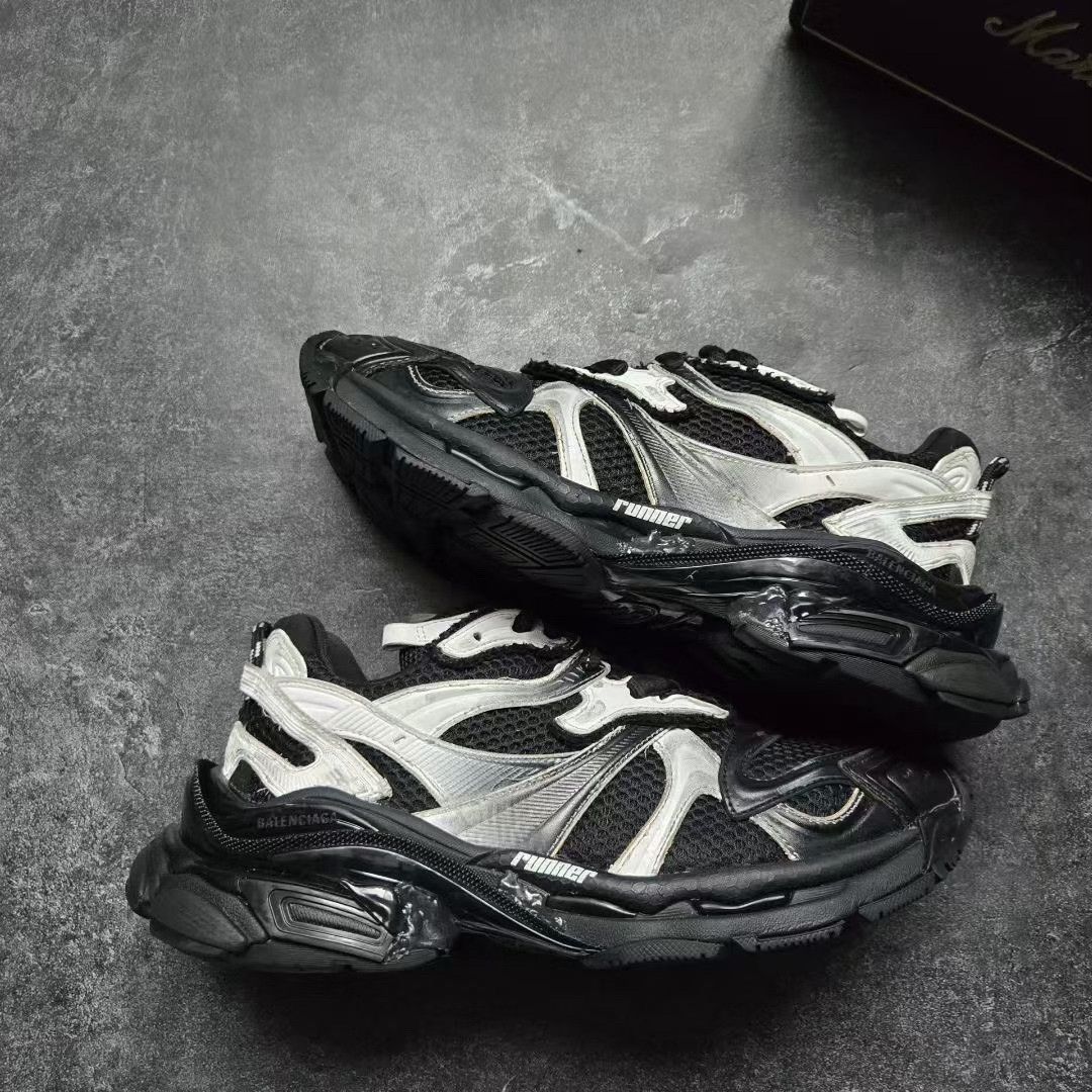 Balenciaga Balenciaga Running Black Lowtop Sneakers 42 Men Size US 9 / EU 42 - 8 Thumbnail