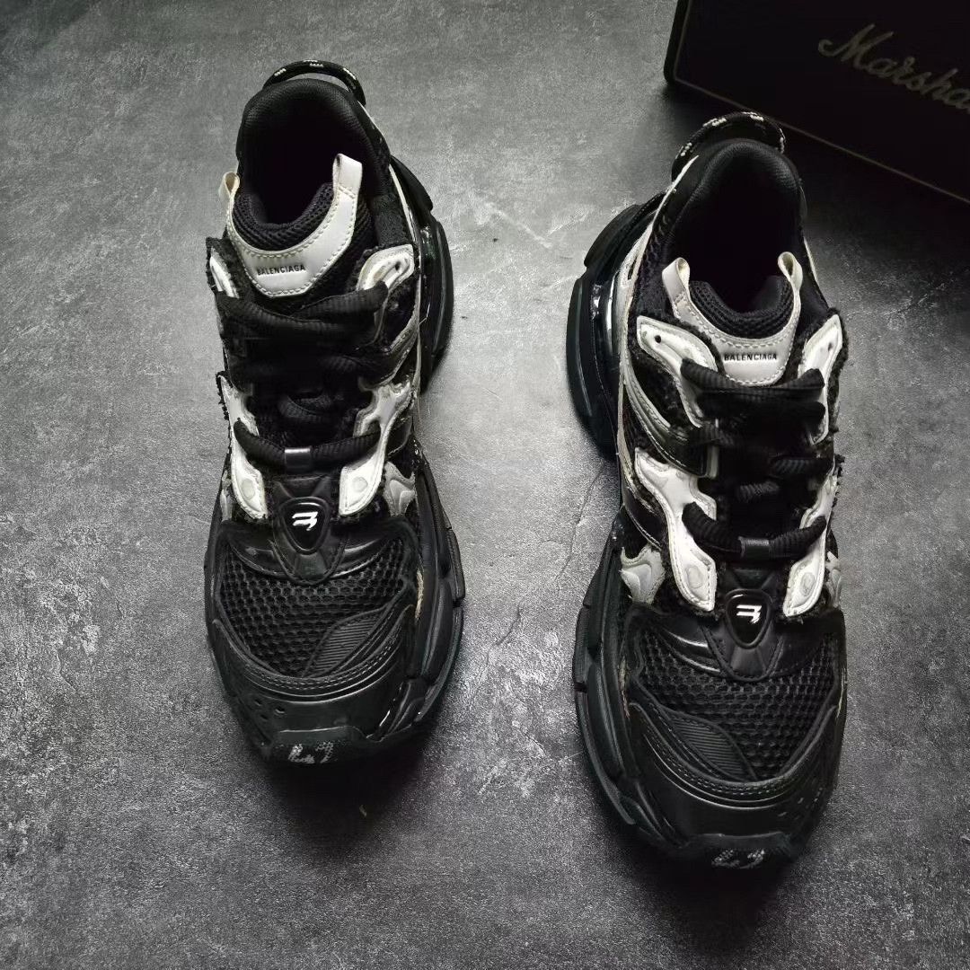 Balenciaga Balenciaga Running Black Lowtop Sneakers 42 Men Size US 9 / EU 42 - 2 Thumbnail