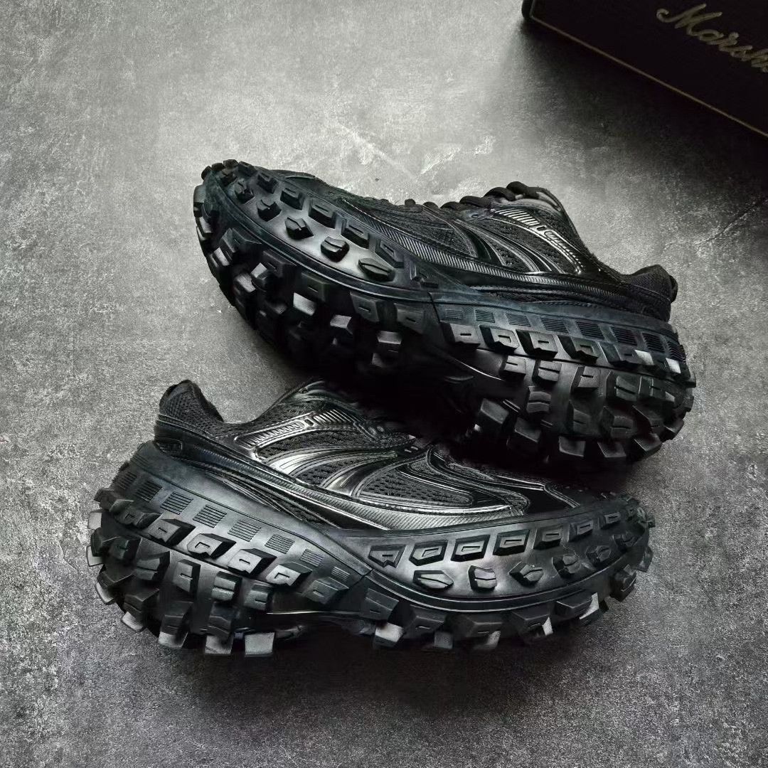 Balenciaga Balenciaga Black Lowtop Sneakers 39 Men Size US 6.5 / EU 39-40 - 9 Thumbnail