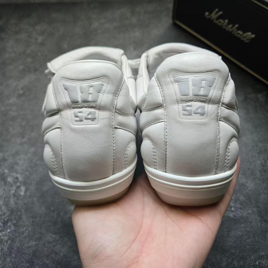 Balenciaga Balenciaga Football White Hoodie 42 Men Size US M / EU 48-50 / 2 - 3 Thumbnail