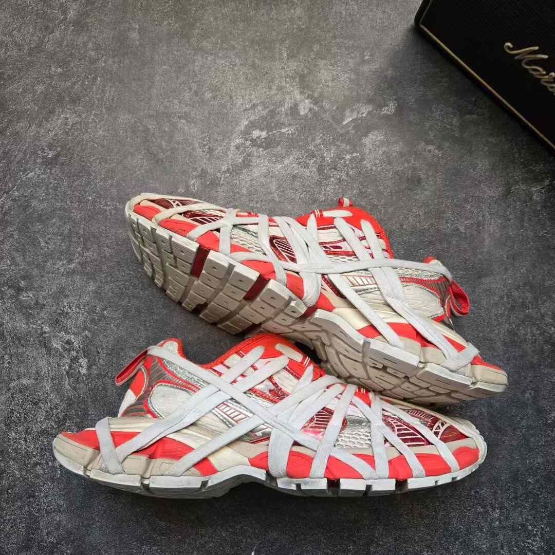 Balenciaga Balenciaga Red Lowtop Sneakers XXXL Men Size US 10 / EU 43 - 8 Thumbnail