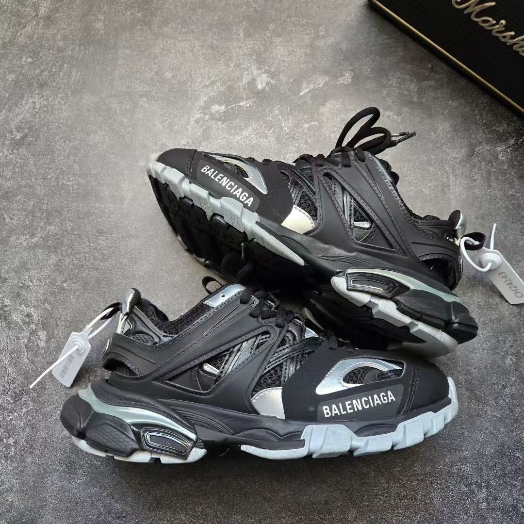 Balenciaga Balenciaga Silver Lowtop Sneakers 36 Women Size US 6 / IT 36 - 8 Thumbnail