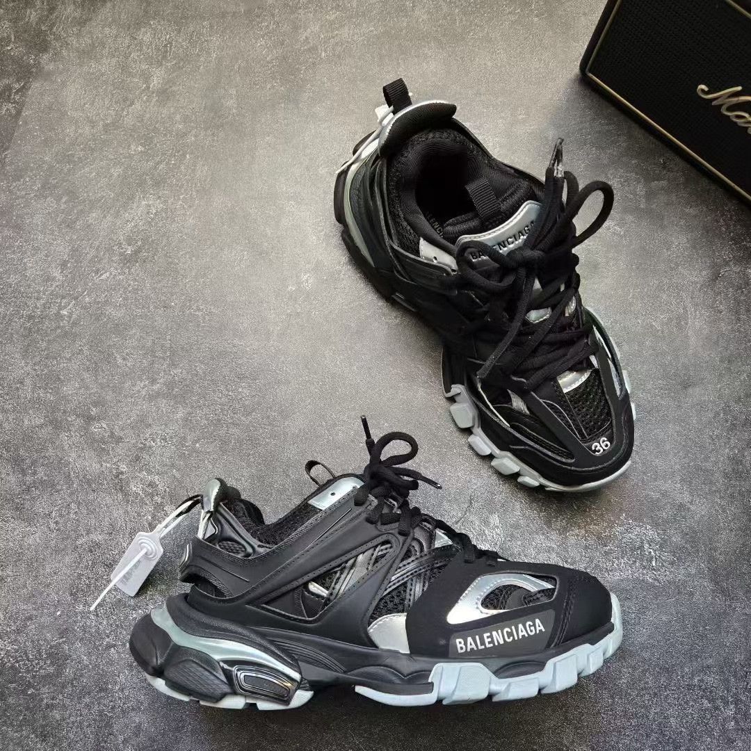 Balenciaga Balenciaga Silver Lowtop Sneakers 36 Women Size US 6 / IT 36 - 6 Thumbnail