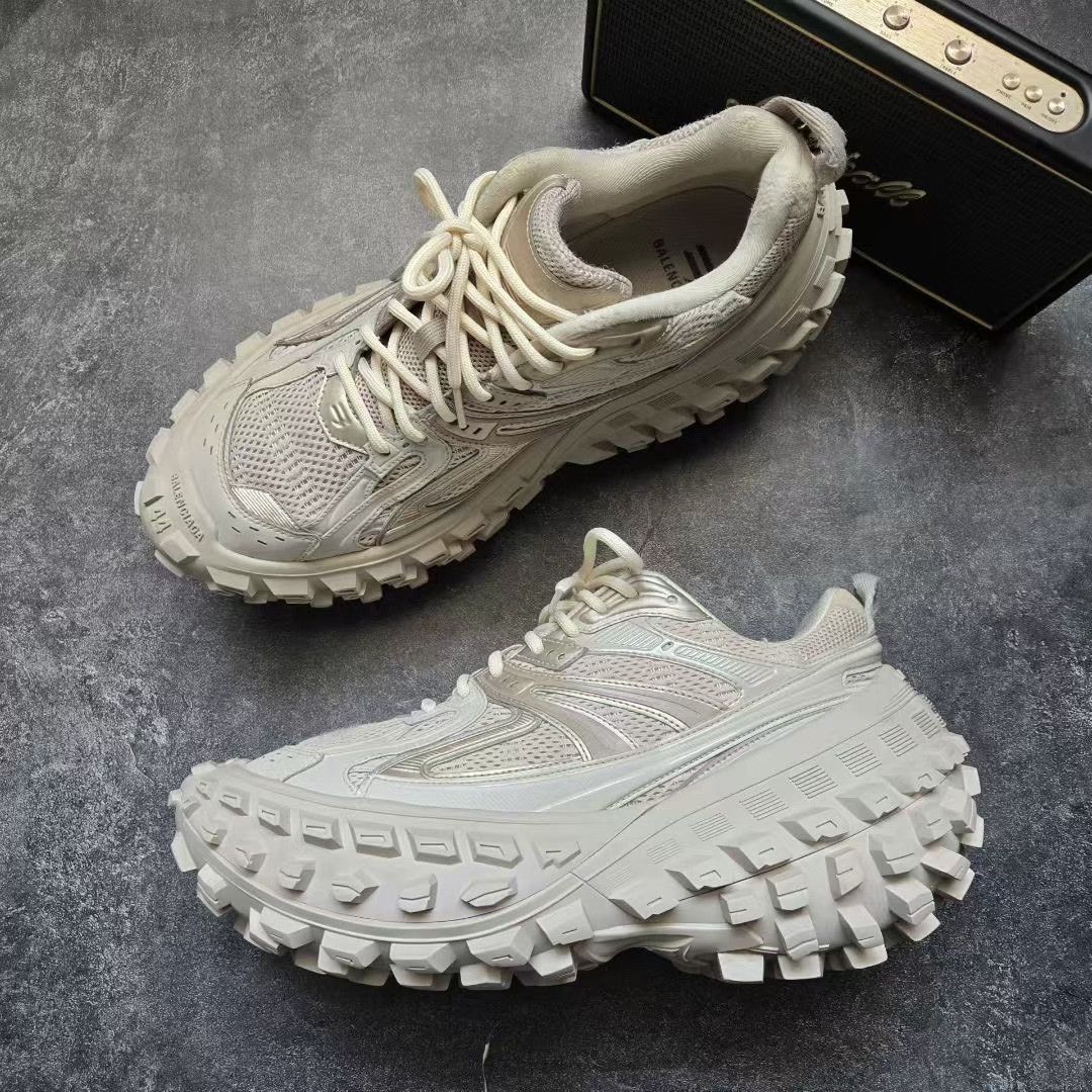 Balenciaga Balenciaga Beige Lowtop Sneakers 44 Men Size US 10.5 / EU 43-44 - 4 Thumbnail