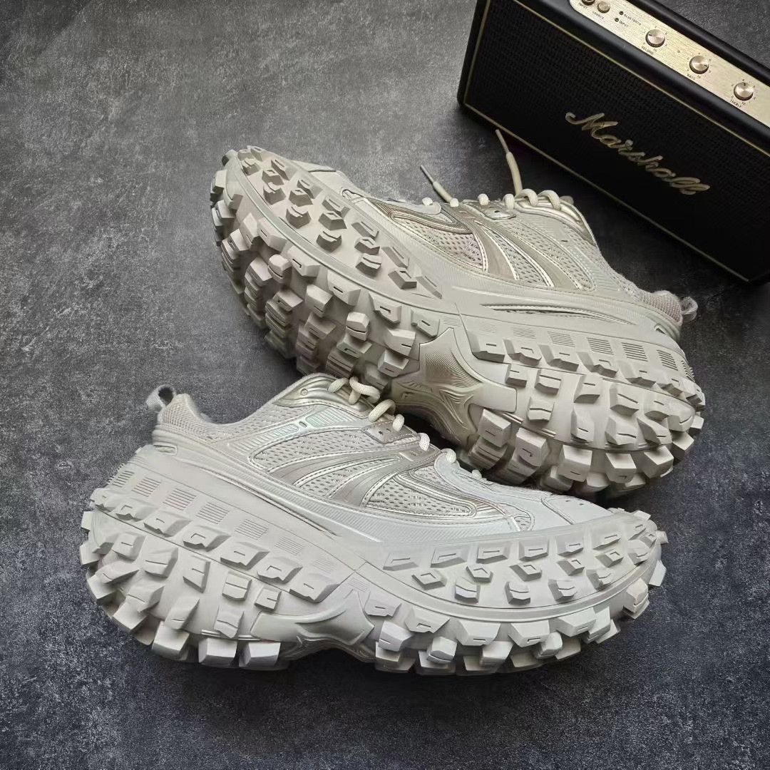 Balenciaga Balenciaga Beige Lowtop Sneakers 44 Men Size US 10.5 / EU 43-44 - 9 Thumbnail