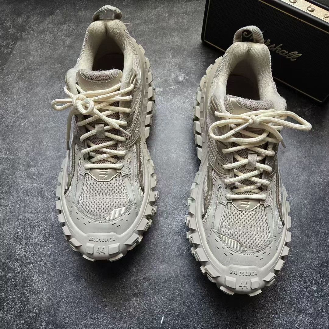 Balenciaga Balenciaga Beige Lowtop Sneakers 44 Men Size US 10.5 / EU 43-44 - 2 Thumbnail