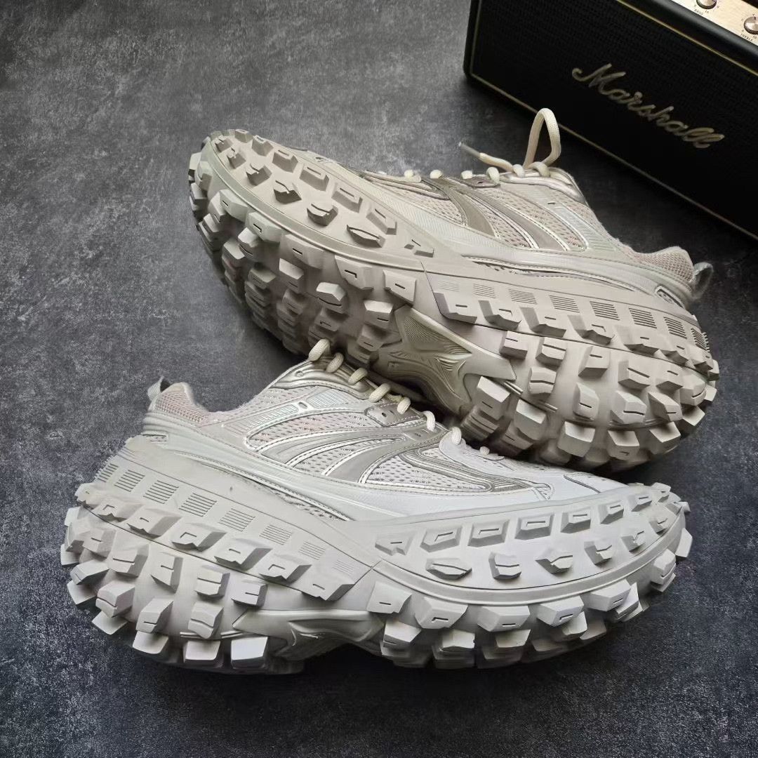 Balenciaga Balenciaga Beige Lowtop Sneakers 44 Men Size US 10.5 / EU 43-44 - 8 Thumbnail