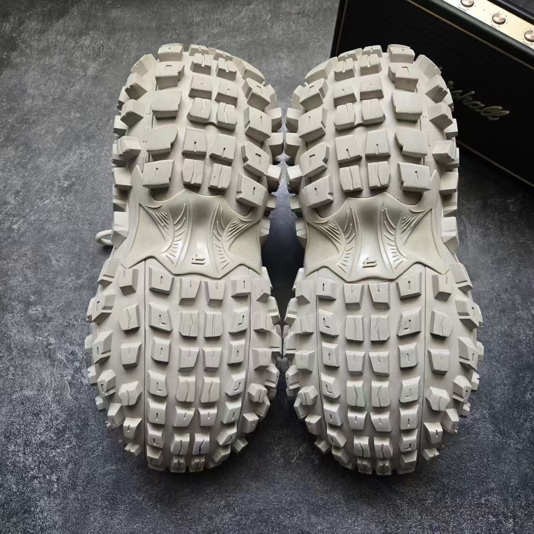 Balenciaga Balenciaga Beige Lowtop Sneakers 44 Men Size US 10.5 / EU 43-44 - 7 Thumbnail