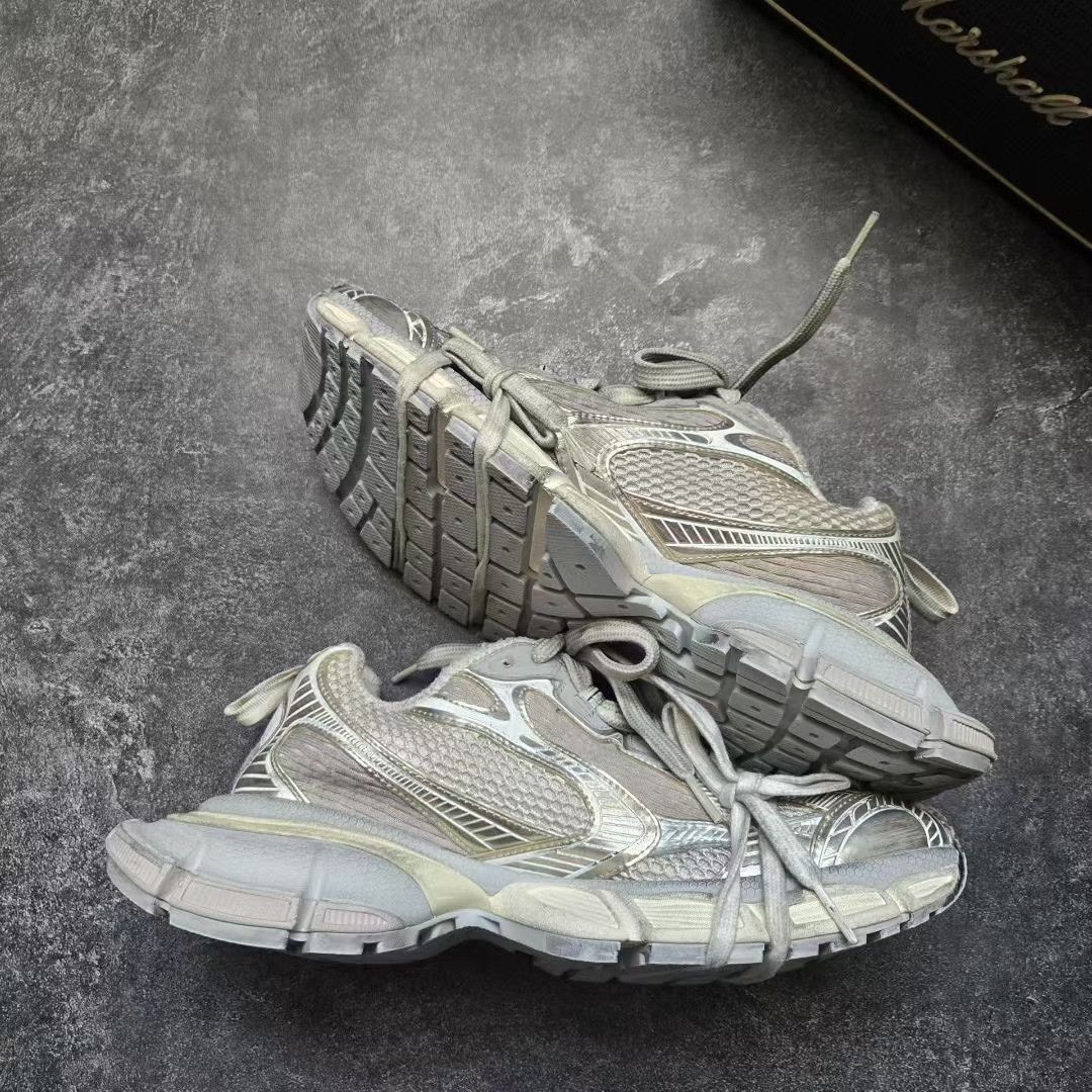 Balenciaga Balenciaga Beige Lowtop Sneakers XXXL Men Size US 10 / EU 43 - 9 Thumbnail
