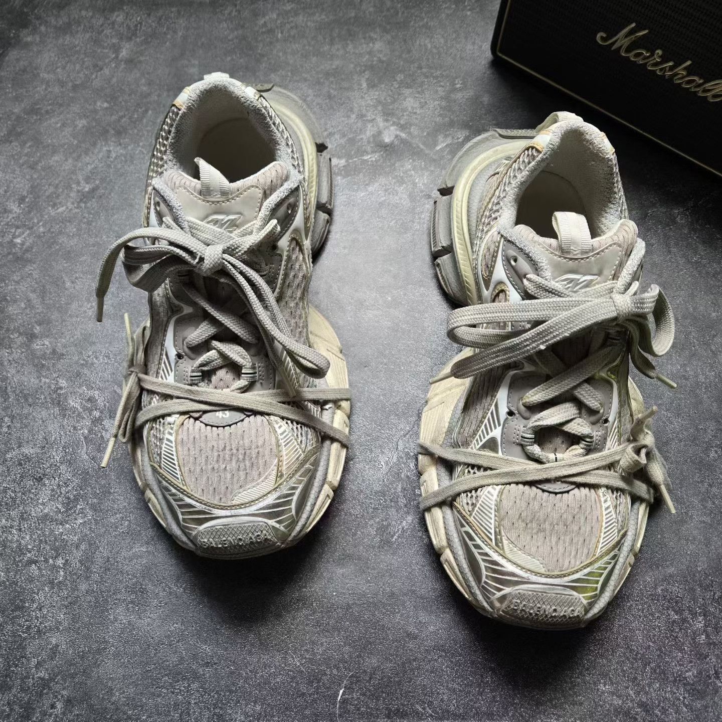Balenciaga Balenciaga Beige Lowtop Sneakers XXXL Men Size US 10 / EU 43 - 2 Thumbnail