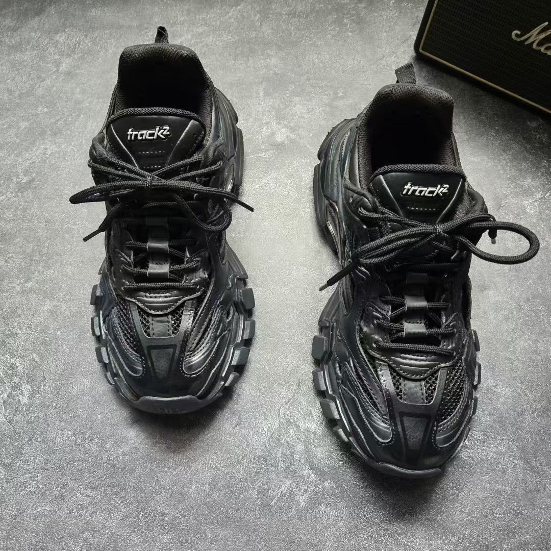 Balenciaga Balenciaga Black Lowtop Sneakers 38 Women Size US 7.5 / IT 37.5 - 2 Thumbnail
