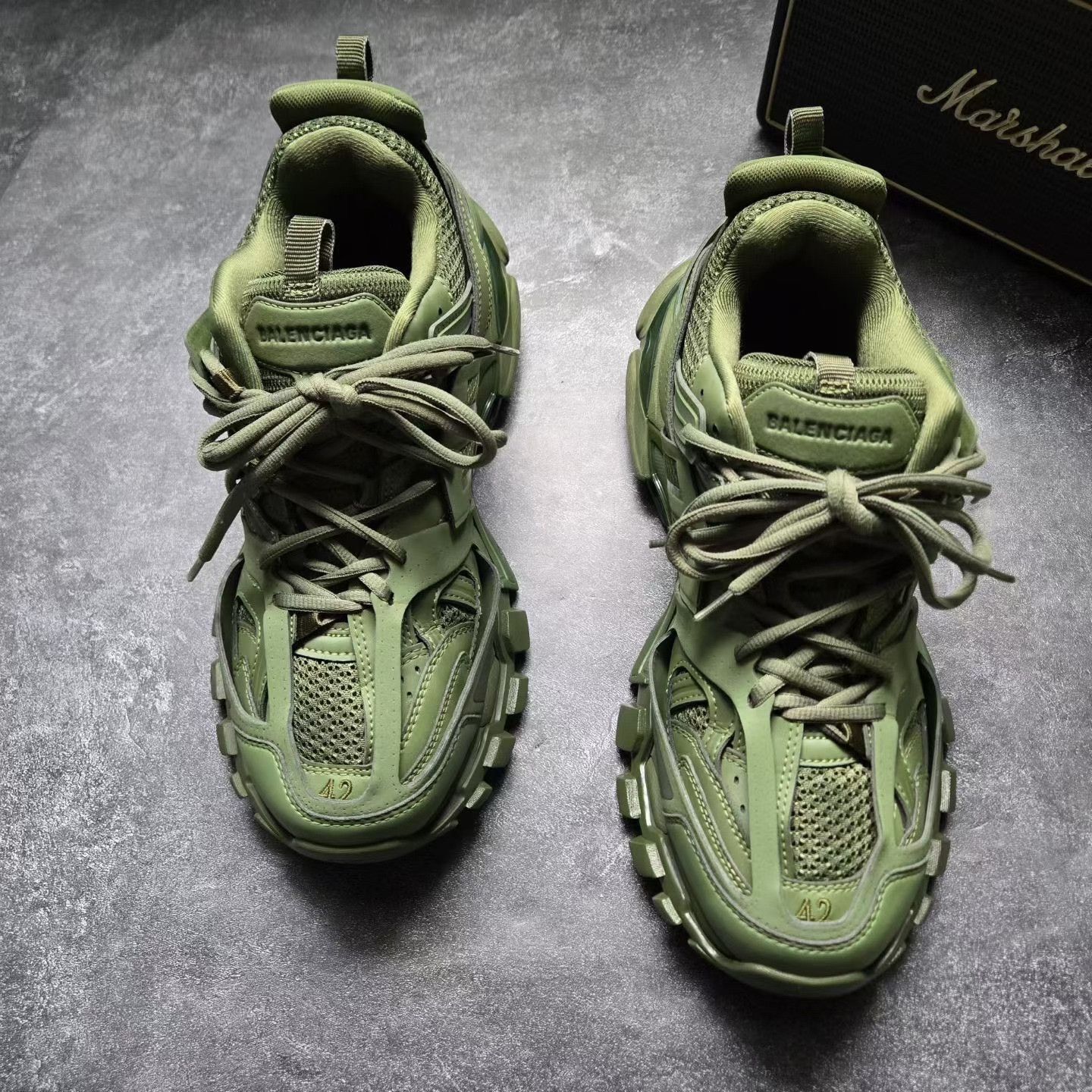 Balenciaga Balenciaga Green Lowtop Sneakers 42 Men Size US 9 / EU 42 - 2 Thumbnail
