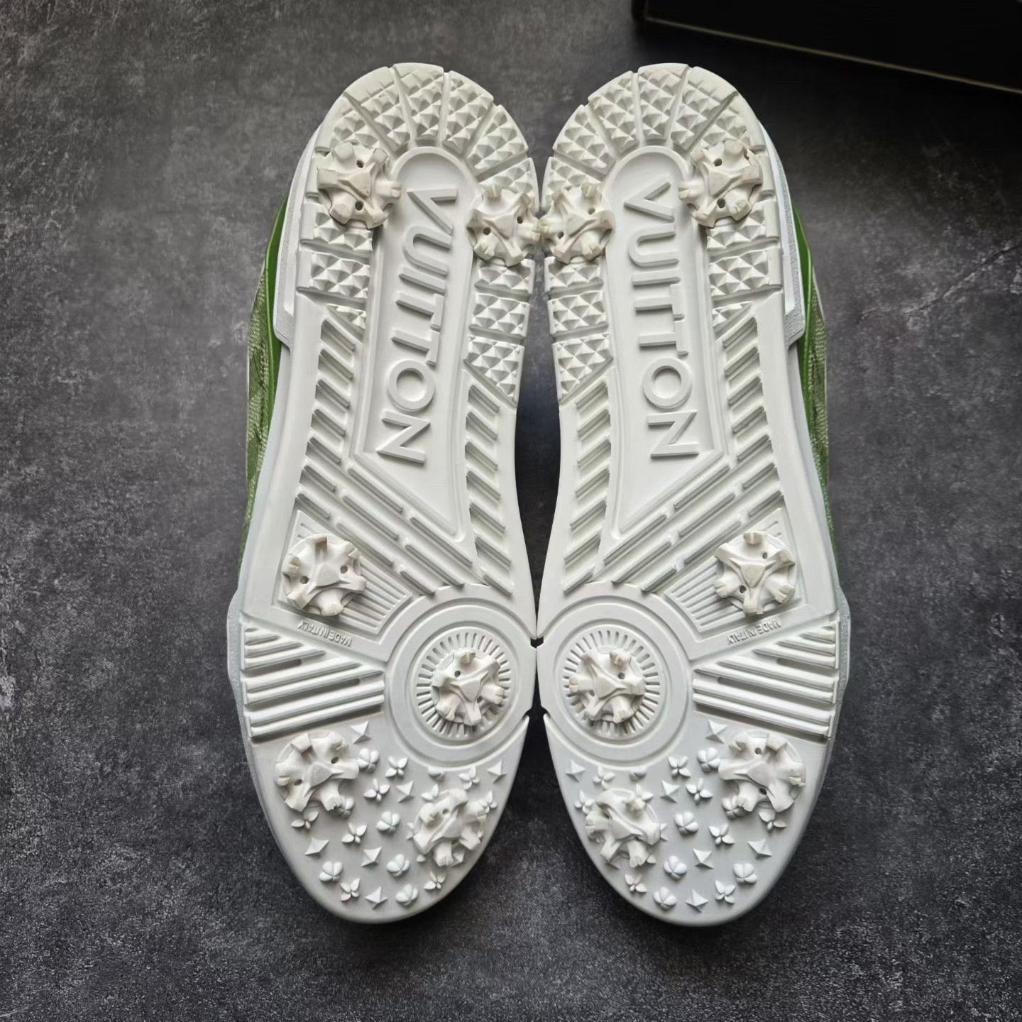 Louis Vuitton Louis Vuitton Training Green Lowtop Sneakers 42 Men Size US 9 / EU 42 - 7 Thumbnail