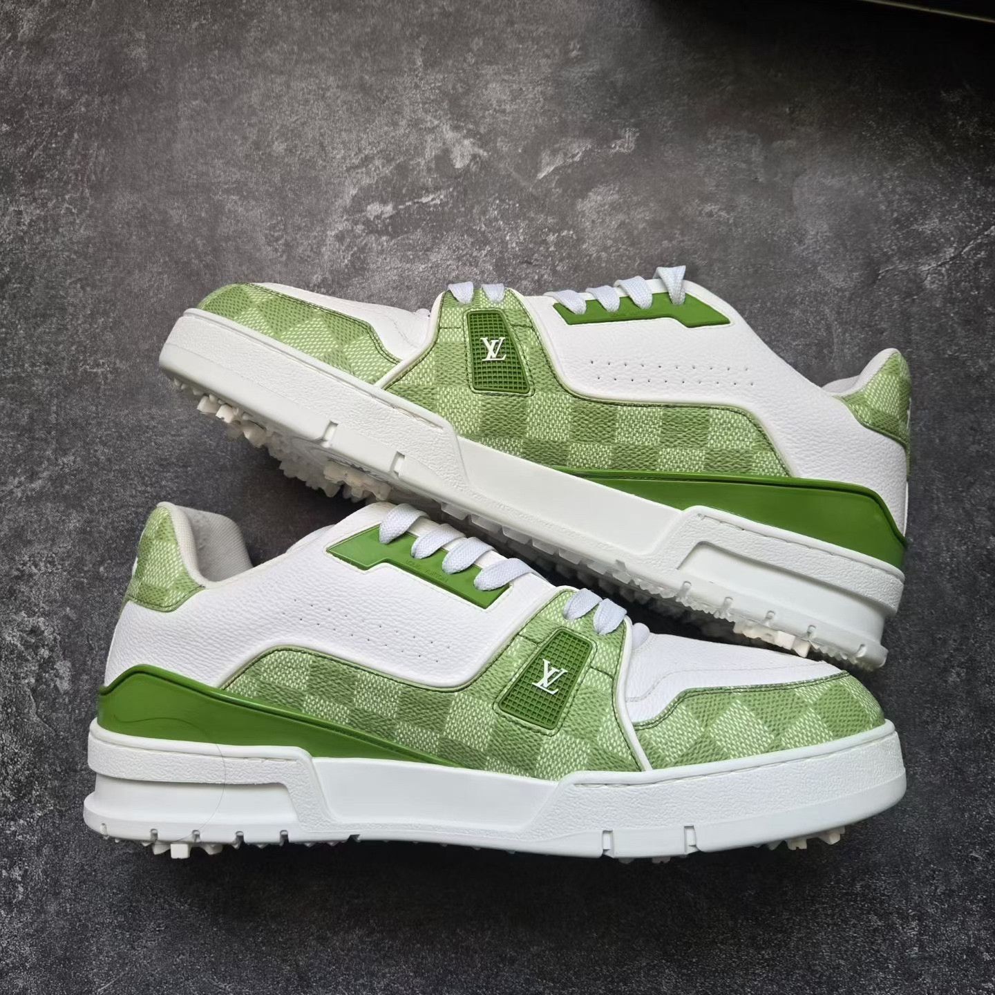 Louis Vuitton Louis Vuitton Training Green Lowtop Sneakers 42 Men Size US 9 / EU 42 - 9 Thumbnail
