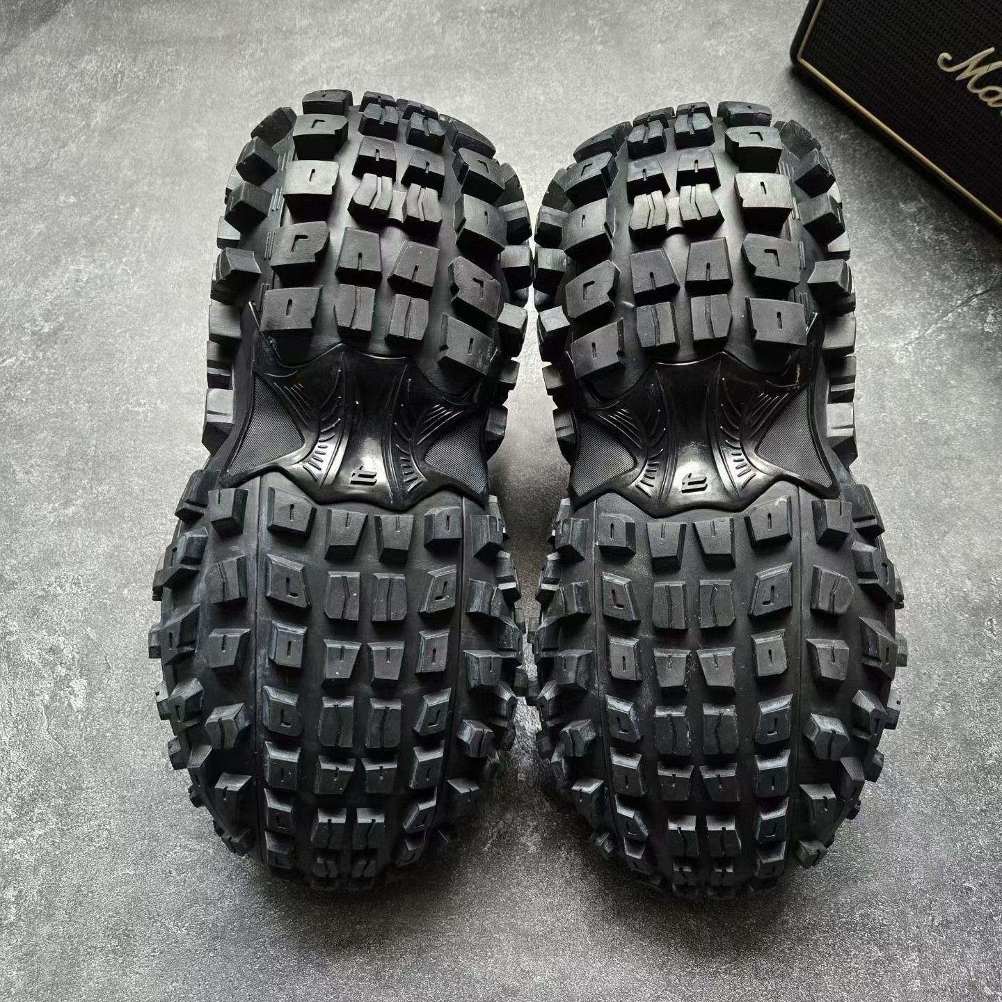 Balenciaga Balenciaga Black Lowtop Sneakers 42 Men Size US 9 / EU 42 - 7 Thumbnail
