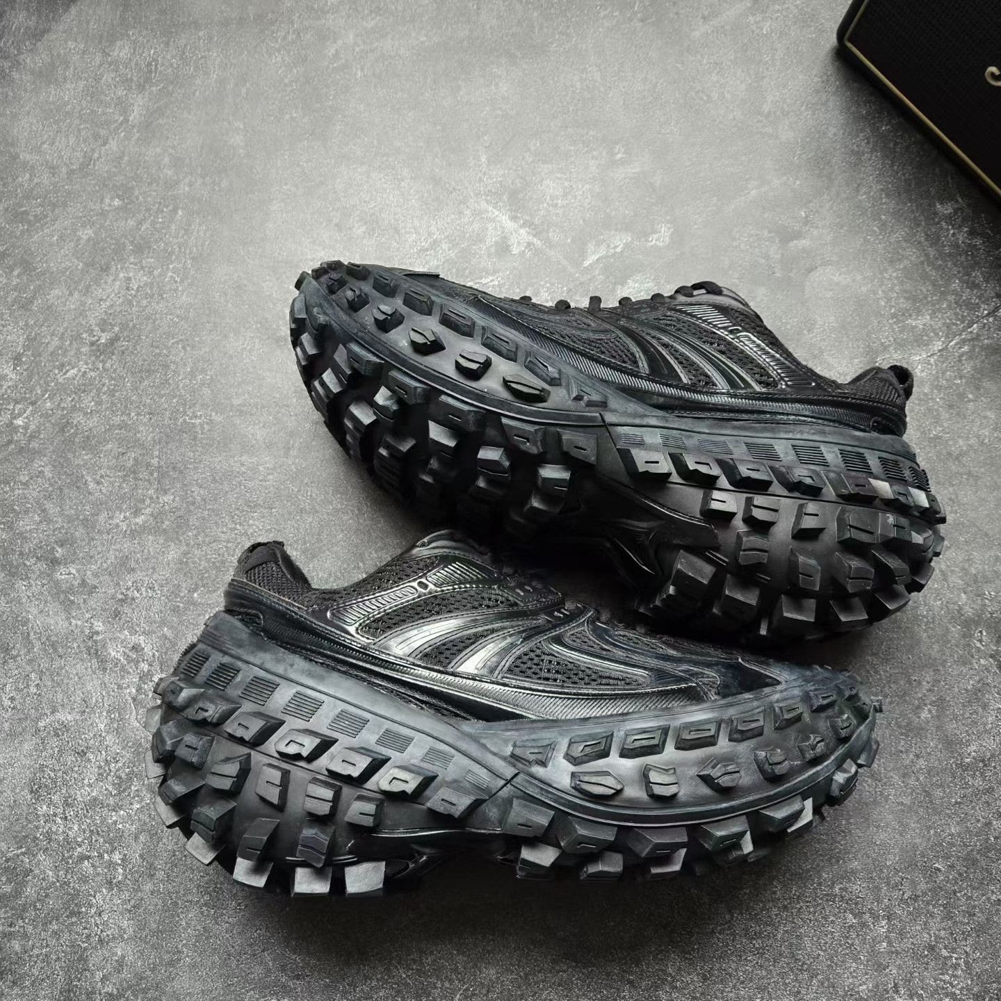 Balenciaga Balenciaga Black Lowtop Sneakers 42 Men Size US 9 / EU 42 - 8 Thumbnail