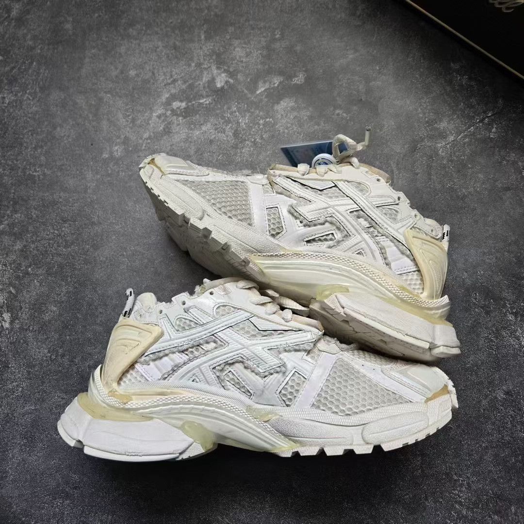 Balenciaga Balenciaga Running White Lowtop Sneakers 37 Women Size US 6.5 / IT 36.5 - 9 Thumbnail