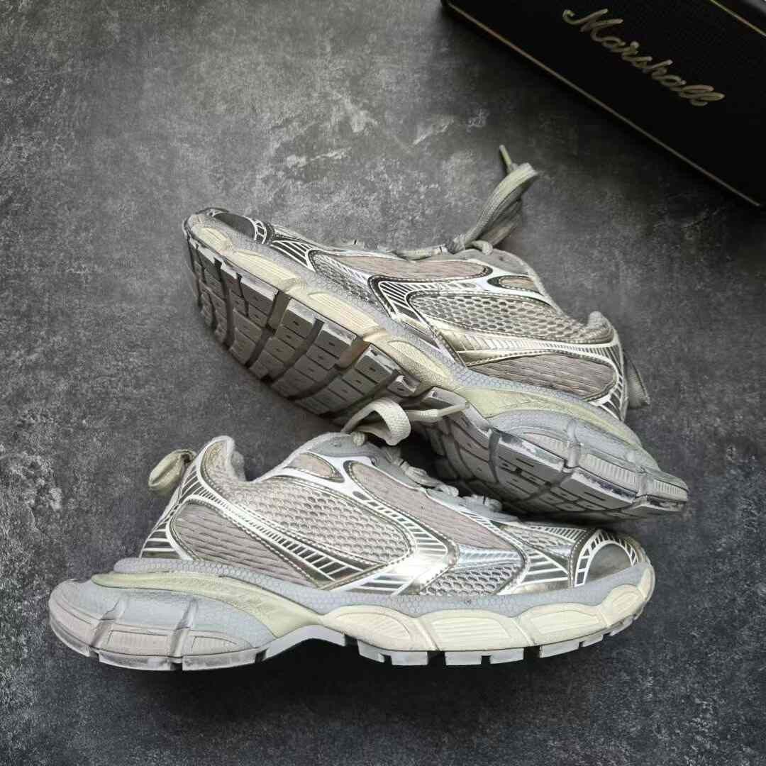 Balenciaga Balenciaga Beige Lowtop Sneakers XXXL Women Size US 8 / IT 38 - 8 Thumbnail