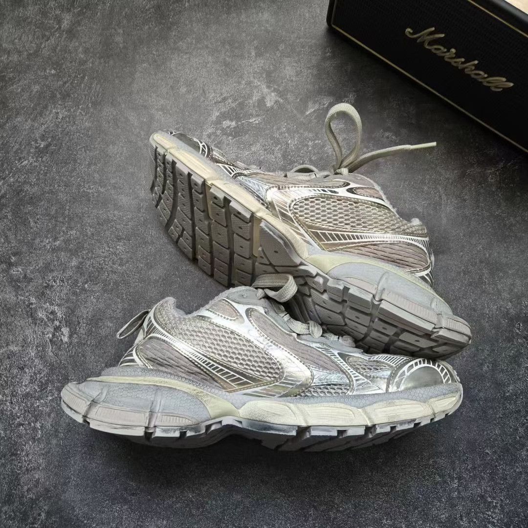 Balenciaga Balenciaga Beige Lowtop Sneakers XXXL Women Size US 8 / IT 38 - 9 Thumbnail
