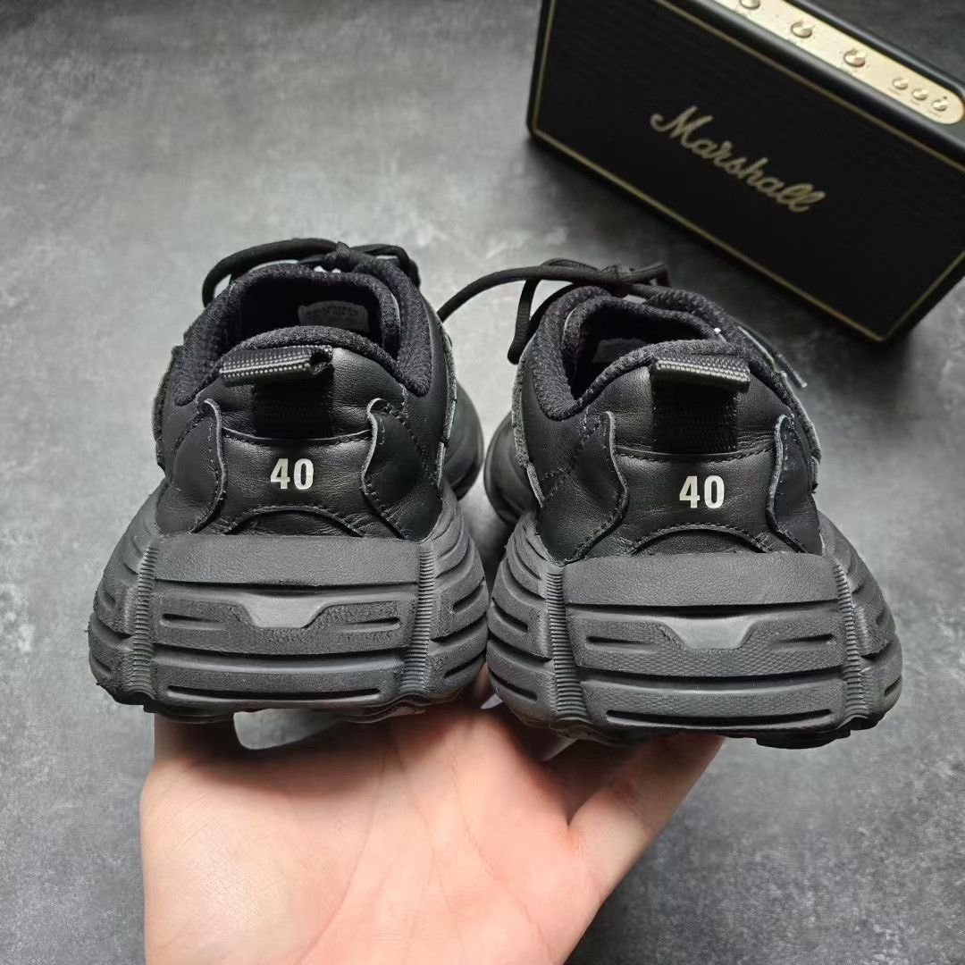 Balenciaga Balenciaga Black Lowtop Sneakers 40 Men Size US 7.5 / EU 40-41 - 2 Thumbnail