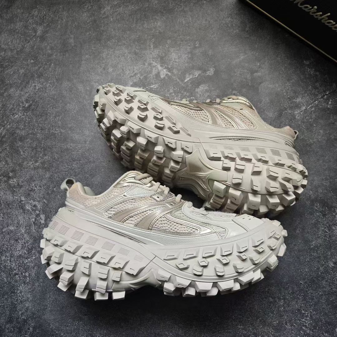 Balenciaga Balenciaga Brown Lowtop Sneakers 41 Men Size US 8.5 / EU 41-42 - 9 Thumbnail