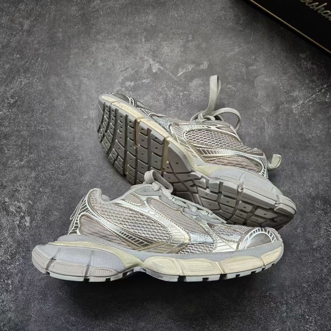 Balenciaga Balenciaga Beige Lowtop Sneakers XXXL Women Size US 8 / IT 38 - 9 Thumbnail